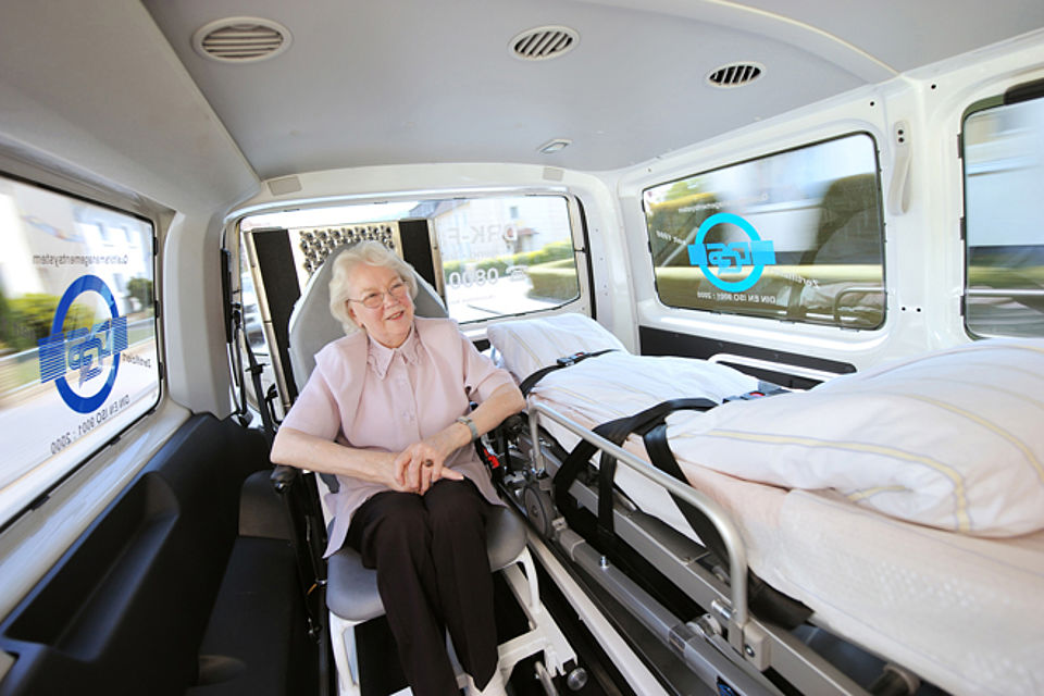 DRK Fahrdienst Hannover Rettungsdienst, Fahrdienst, RD, DRK, RD Hannover, D. Moeller, Transport, Sanitäter, Krankentransport, Rettungswagen, Rettungsfahrzeug, Tanken